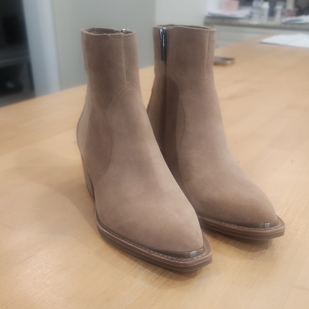 Vince Camuto Oyster Suede Payton Heeled Booties Size 6.5